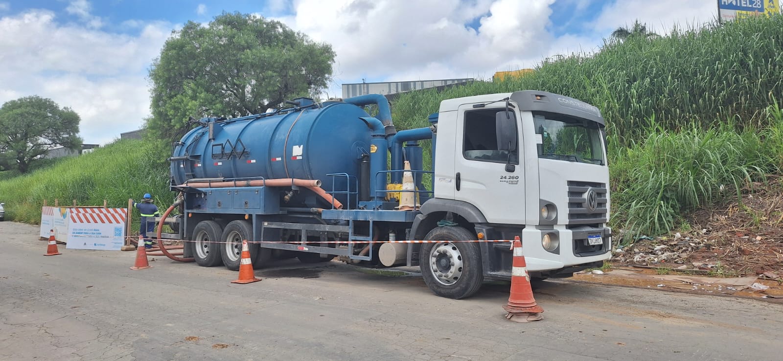 Frota DC Desentupidora a caminho do atendimento